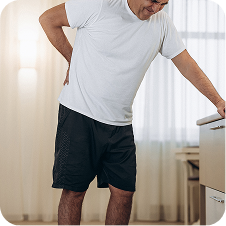 Gradual or sudden onset of pain