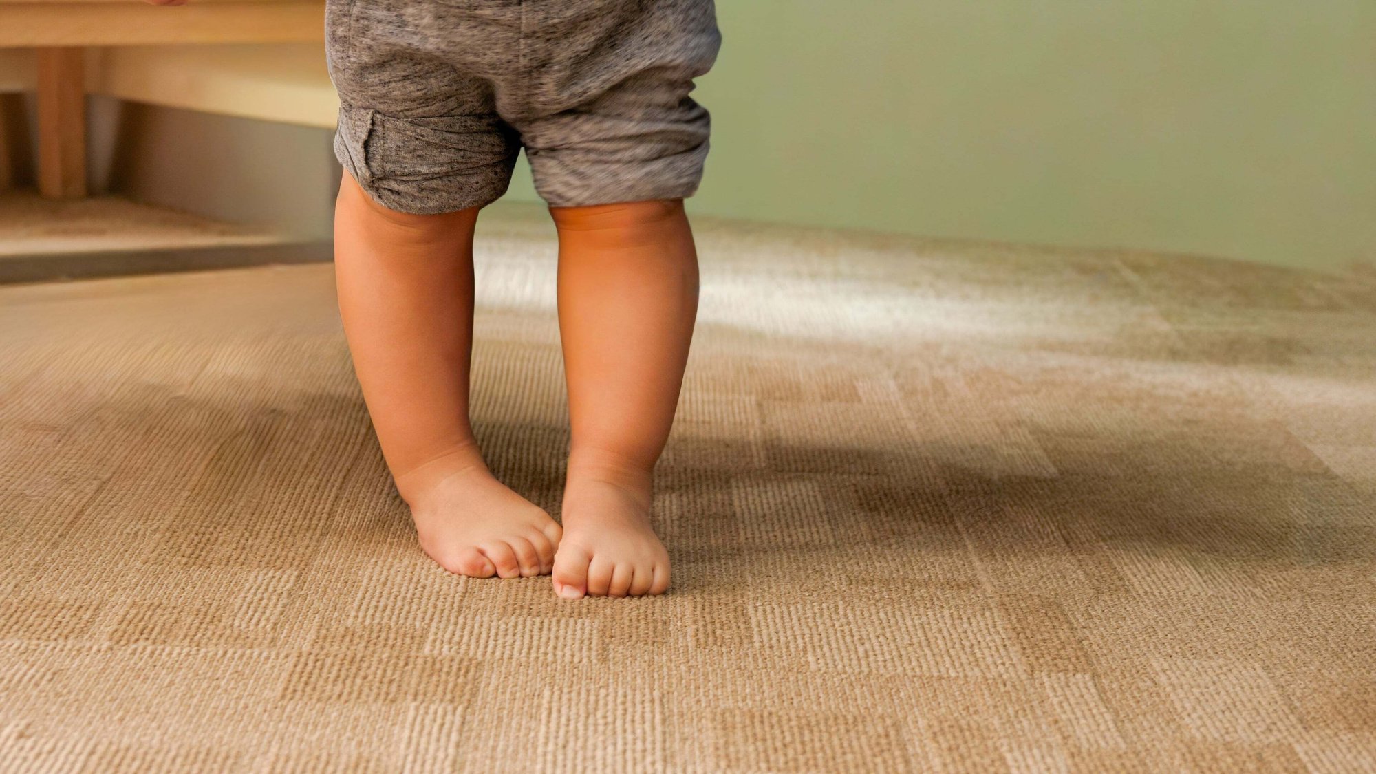 children curly toe-min