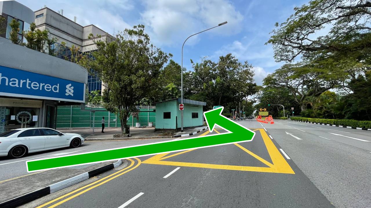 Belok kiri selepas bangunan hijau